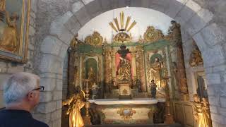 Dentro del castillo Pirineos en Lourdes Francia