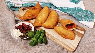 Panzerotti nach italienischem Familienrezept. Knusprig & lecker gefüllt! Die muss man einfach lieben