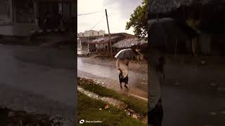 आज बहुत अच्छी बारिश हुई #barish #barsat #villagevlog #mohammadpur #colonelganj #mutallibkhanvloger