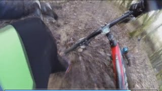 VTT- une flaque et une chute !!!