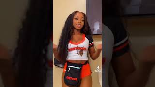 | Hooters TikToker Doing The "Wild Side" TikTok Dance |▪︎DollShaunta |