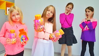 Маргарита И Виола ПОДАРИЛИ КУКЛУ HAIRDOOZ Однокласснице в ШКОЛЕ