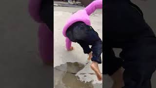 cute baby 💕 water balloon 🎈 popping challenge 😄 #shorts #viral #balloon #challenge