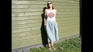 Linen skirt. Elastic waistband skirt. Midi length linen skirt. Deep side seam pockets.