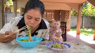 ATong Like Human Son Sit Obedient Have Morning Treat With Mom