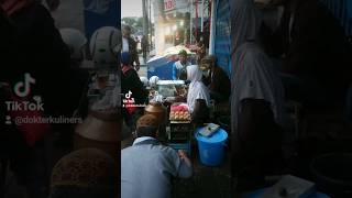 Jajanan kaki lima tertua di Bogor #shorts #kuliner #kuebalok #bogorkuliner #streetfood #viral