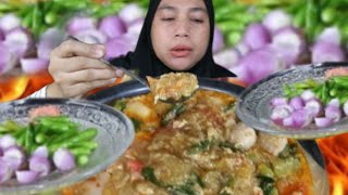 PEDES NYELEKIT...!!!! 🥵🥵 TIGA BUNGKUS SEBLAK LEVEL PALING PEDES + BAWANG MENTAH 🧅 + CABE RAWIT 🌶️