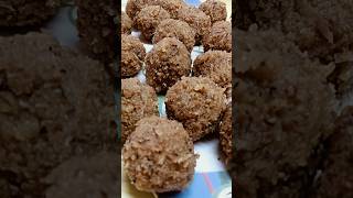 Nariyal Laddu #jaggery #nosugar #laddu #laxmipuja #indiansnacks #healthyrecipes #homefood #shorts