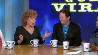 The View Goes Viral / Chris Hardwick (Aired: 08/03/2010)