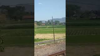 video naik kereta slo mo