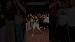 Huns hain suhana dance #shorts #ytshorts #youtubeshorts #dance #bollywood #govinda