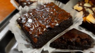 Fudgy Brownies as yummy as Starbucks brownies!