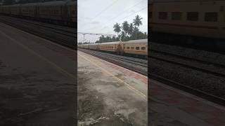 From Alappuzha to Chennai is coming #train #MGRChennaiCentralsfsxpress  #Palakkad Station Departs 💥