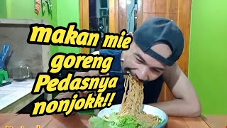 MAKAN MIE GORENG SUPER PEDAS SAMPE GAK KUAT