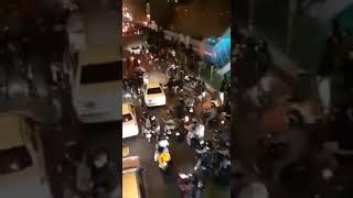 Clashes with Khamenei's repressive forces on Azadi Avenue Sunday evening