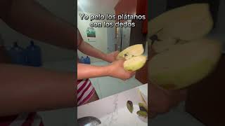 Pelando plátano #humor #viral #tendencia