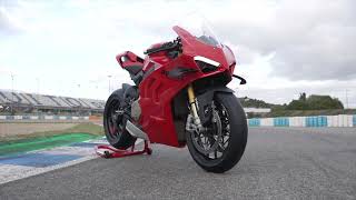 Ducati Panigale V4S 2022, la prova in pista a Jerez