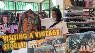 FOUND TONS OF VINTAGE RECORDS AT THE THRIFT *UKAY UKAY VLOG* HIT OR MISS?!?