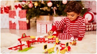 Happyland Christmas Motion Train Set (2 years+) Early Learning Centre