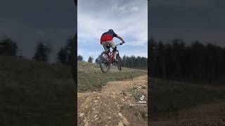 VTT , MTB #bike #mtb #ride #rider #vtt #jump #bikelife #dirtbike #downhill #pourtoi