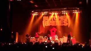 Butcher Babies ~ The Mirror Never Lies (LIVE) Stage AE, Pittsburgh, Pa 5/7/15