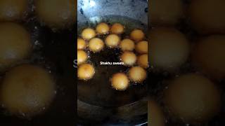 gulab jamun rasgulle #sweets #chamchamsweet #gulabjamun #barfirecipe #sweet