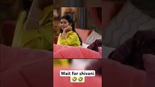 shivani ne khichi taang kritika ki 🤣😂😂 #shortvideos #viralvideos #armaanmalik #teen #biggboss #biwi