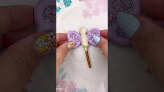 Butterfly Pretzel #easyrecipe #pretzels #chocolatecovered #dippedpretzels #treats #butterfly #kawaii