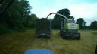 Cutting, lifting, drawing and buckracking silage