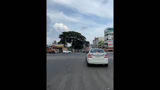 Random Mysore traffic 8: this circle near ring road really needs a roundabout and people crossings