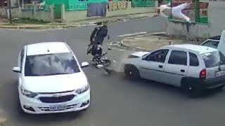 LiveLeak - Impressive motorcycle accident