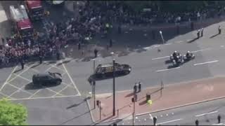 OMG | Pigeons | Doves fly over Queen’s coffin as heads to Windsor