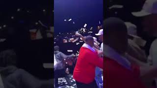 @mrcreative600 Edo Brother Based in Russia @brosthrone Rain Money on shallipopi on stage