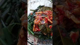 Menuku hari ini  nyambung? : sambal terasi, cumi, tempe, oseng kangkung