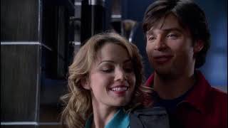 Smallville 6x13 - Clark tells Chloe that Lois is acting strangely