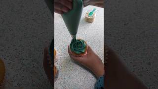 Cupcake Piping Technique Tutorial| Buttercream| Decorating techniques and Ideas| Flowers| Rose|viral