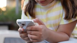 What's On Your Kid's Phone? The Mama Mondays Panel Talks It Out