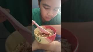 makan nasi mentega kok pakai centong?