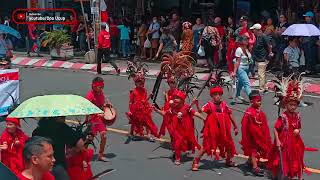 Video Peserta Pawai Bocah Terlucu & Kreatif Di Ikuti Oleh Mama Muda Di Kota Tomohon