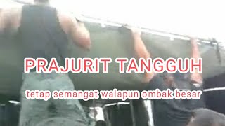 BERLAYAR TETAP SEMANGAT OLAHRAGA WALAPUN OMBAK BESAR#ombak #laut #tnial #video