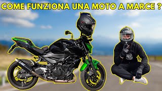 COME FUNZIONA UNA  MOTO A MARCE ?