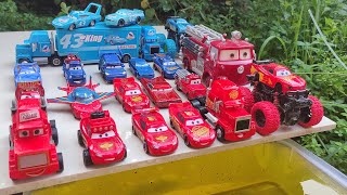 Clean up muddy minicars & disney car convoys! Play in the garden