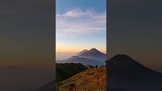 Prau bikin Candu tapi sampahnya... #pendakigunung #prau #gunungprau2565mdpl