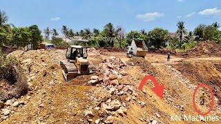 Perfectly Skill, Bulldozer SHANTUI Pushing Stone To The Canal For Fix & Develop Water System In City