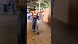 WATCH 🎥 | Hottie #ManushiChhillar was snapped arriving at Mumbai airport recently