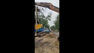 Good collaboration! Small Shanyi mini excavator VS Big Sany middle sized excavator