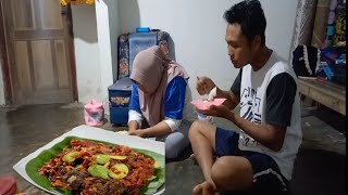 Suasana Malam Hari, Memasak Tumis Sambal Pete Ikan Asin Untuk Makan Malam