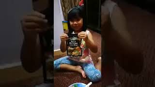 #sharifahfood | Review : Look how little kid enjoy SHARIFAH Briyani Gam Ayam. Finger licking good!