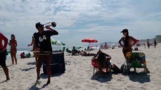 Camelô, vendedores na praia.