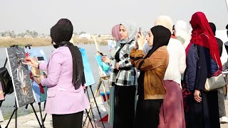 مهرجان الرسم ع ضفاف نهرالفرات في محافظة الانبار بمشاركة العشرات من الرسامين والرسامات من مختلف المدن